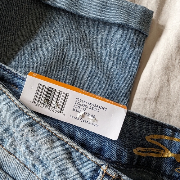 NWT Seven7 Weekend Slim Light Wash Denim Cuffed Hem Straight Leg Jean Size 12 - Picture 6 of 8